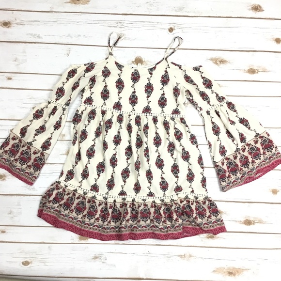 En Creme Cold Shoulder Babydoll Dress - Picture 4 of 5